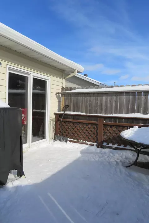 Exterior - 2922 23rd Ave S, Fargo, ND 58103 photo 8 of 10