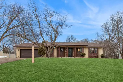 16108 Kensington Ct, Minnetonka, MN 55345