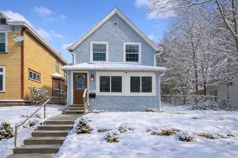 1039 Sims Ave, Saint Paul, MN 55106