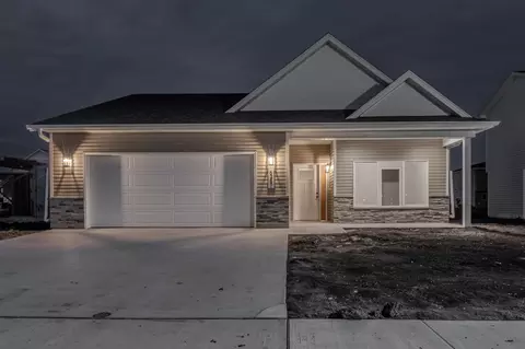 8314 62nd St S, Horace, ND 58047