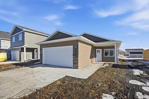 3740 33rd St S, Moorhead, MN 56560