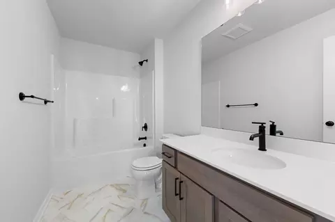 Bath - 1688 Langston Ave NE, Saint Michael, MN 55376 photo 3 of 3