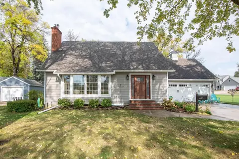 521 7th Ave NE, Waseca, MN 56093