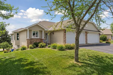 1138 Highpoint Ct #33B, New Richmond, WI 54017