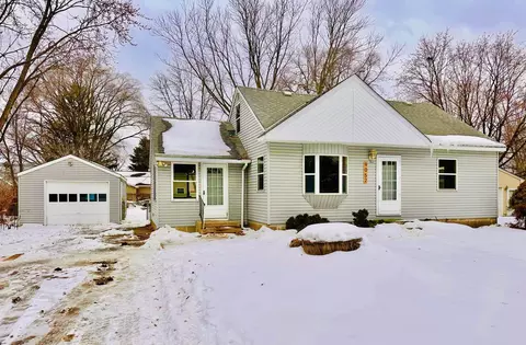 9052 Jackson Ave, Circle Pines, MN 55014