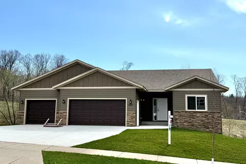 2804 Oak Lawn Dr, Northfield, MN 55057
