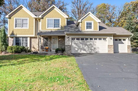 1602 Regatta Dr, Woodbury, MN 55125