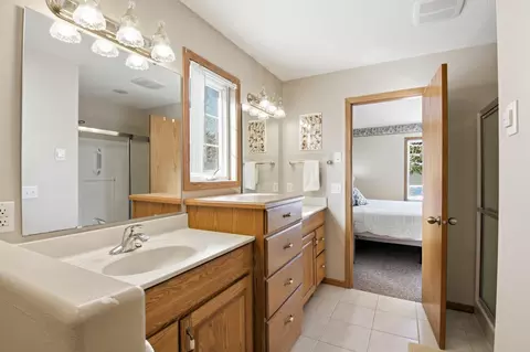 Bath - 2536 7th Ave SE, Willmar, MN 56201 photo 1 of 3