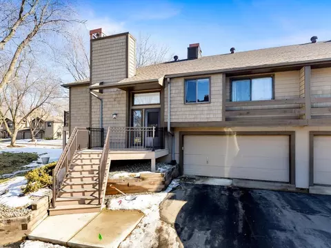 11553 Carriage Ct, Eden Prairie, MN 55344