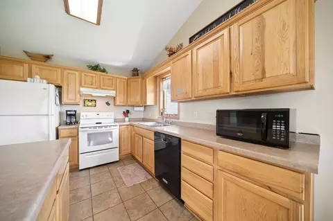 Kitchen - 4319 135th St E, Dundas, MN 55019 photo 3 of 3