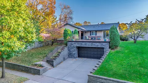2 Belvidere St E, Saint Paul, MN 55107