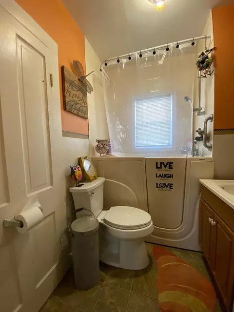 Bath - 111 B St NE, Brainerd, MN 56401 photo 1 of 1