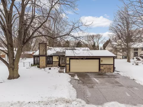 3159 Quarry Ct, Eagan, MN 55121