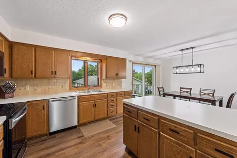 Kitchen - 605 E 70th St, Richfield, MN 55423 photo 4 of 4