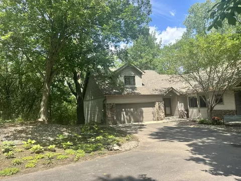 13416 Parkwood Dr, Burnsville, MN 55337