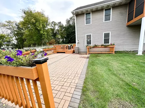 Exterior - 401 Highway 7, Excelsior, MN 55331 photo 5 of 6
