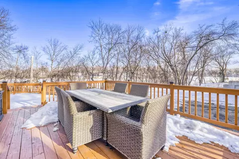 Exterior - 401 Highway 7, Excelsior, MN 55331 photo 3 of 6