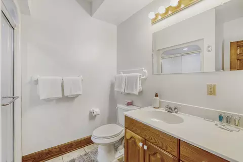 Bath - 401 Highway 7, Excelsior, MN 55331 photo 2 of 2