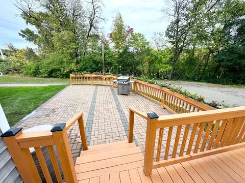 Exterior - 401 Highway 7, Excelsior, MN 55331 photo 6 of 6