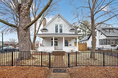 2203 2nd St, White Bear Lake, MN 55110