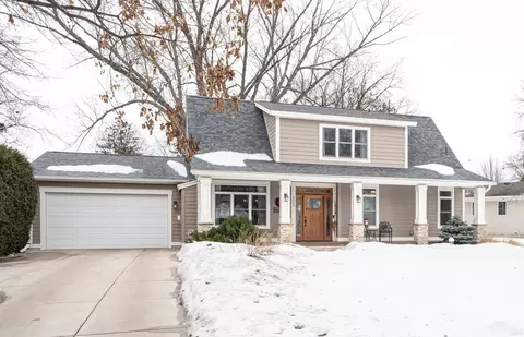 3000 Arona St, Roseville, MN 55113