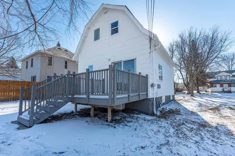 Exterior - 231 E Snelling Ave, Appleton, MN 56208 photo 5 of 11