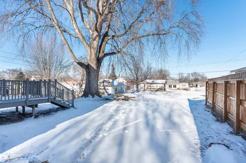 Exterior - 231 E Snelling Ave, Appleton, MN 56208 photo 6 of 11