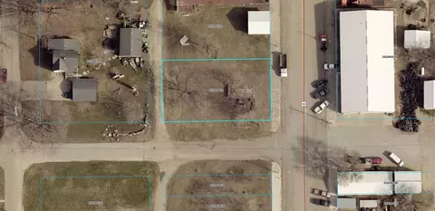 114 Main St, Walters, MN 56097