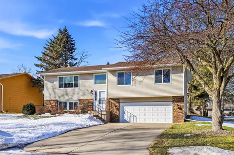 2560 Lamada Pl, Owatonna, MN 55060