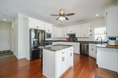 Kitchen - 12446 190th St, Milaca, MN 56353 photo 2 of 5