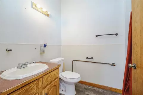 Bath - 12446 190th St, Milaca, MN 56353 photo 6 of 6