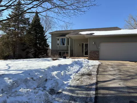 6559 Black Duck Dr S, Circle Pines, MN 55014