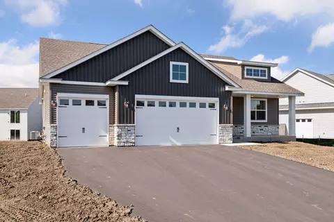 832 Forest Edge Dr, Jordan, MN 55352