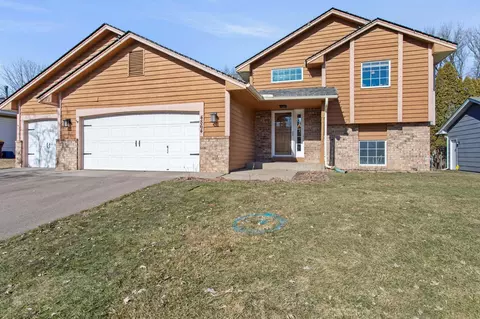4864 Aspen Dr, Savage, MN 55378