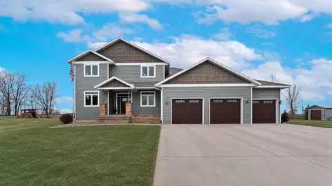 45 Robert St, Elrosa, MN 56325