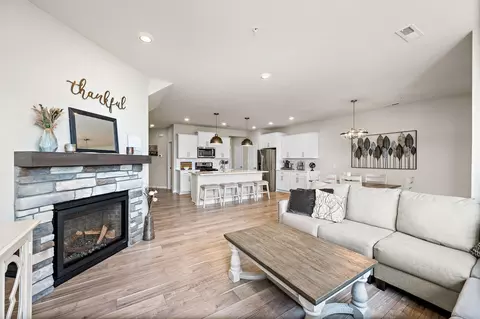 5231 94th Ln N, Brooklyn Park, MN 55443