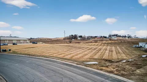 133 W Circle Dr, Saint Charles, MN 55972