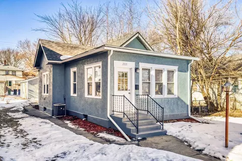 2928 34th Ave S, Minneapolis, MN 55406