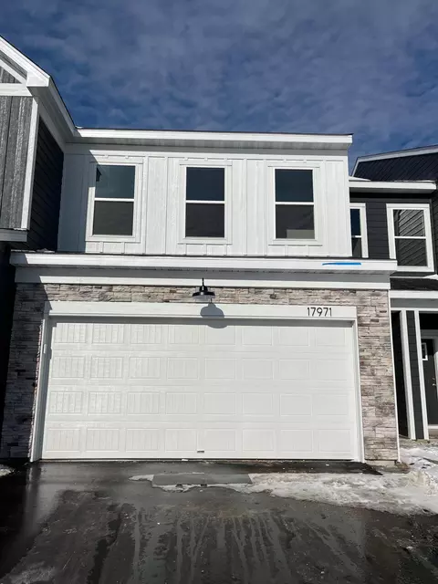 17971 Genoa Dr, Lakeville, MN 55044