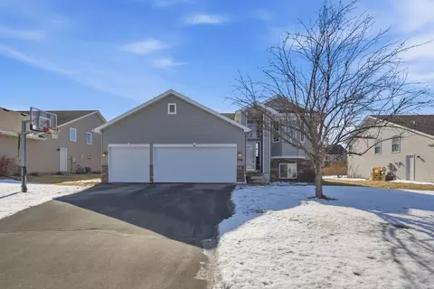 236 Ardennes Ave E, Shakopee, MN 55379
