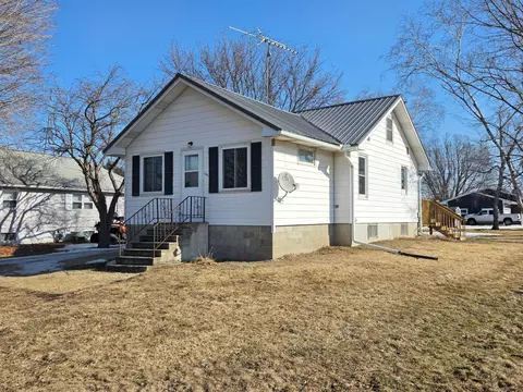 Exterior - 305 N Wabasha, Plainview, MN 55964 photo 2 of 11