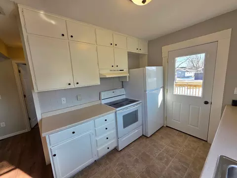Kitchen - 305 N Wabasha, Plainview, MN 55964 photo 4 of 4