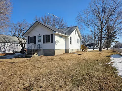 Exterior - 305 N Wabasha, Plainview, MN 55964 photo 4 of 11