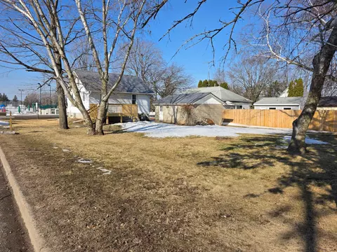 Exterior - 305 N Wabasha, Plainview, MN 55964 photo 7 of 11