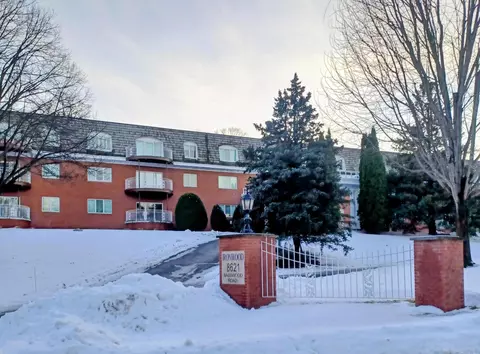 8621 Basswood Rd #23, Eden Prairie, MN 55344