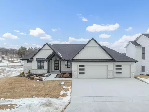 2665 Timber Oaks Rd SW, Rochester, MN 55902