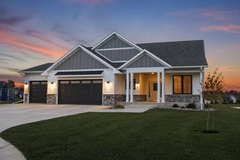 34 N Pointe Ct, North Mankato, MN 56003