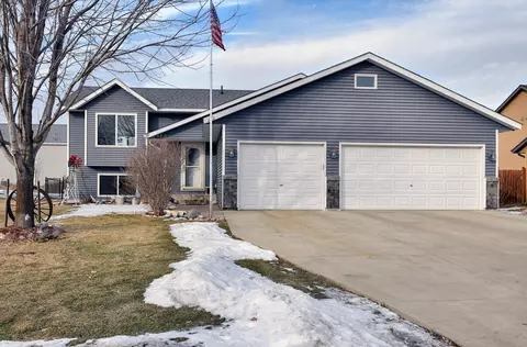122 Dogwood St NE, Lonsdale, MN 55046