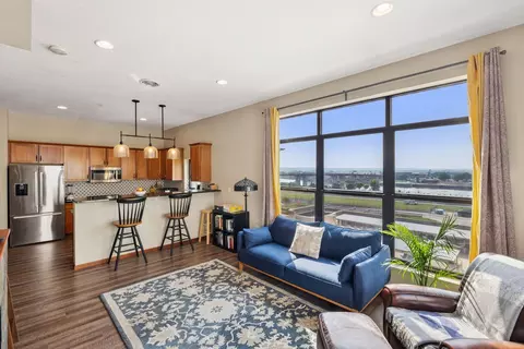 270 4th St E #509, Saint Paul, MN 55101