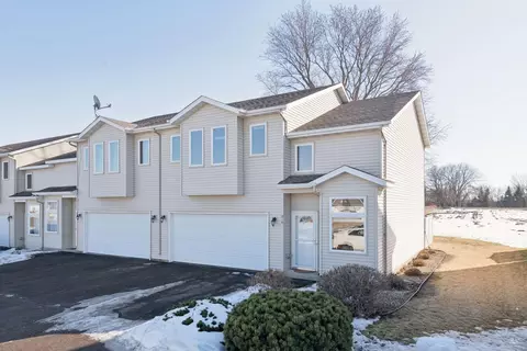 810 1st St NW, New Prague, MN 56071
